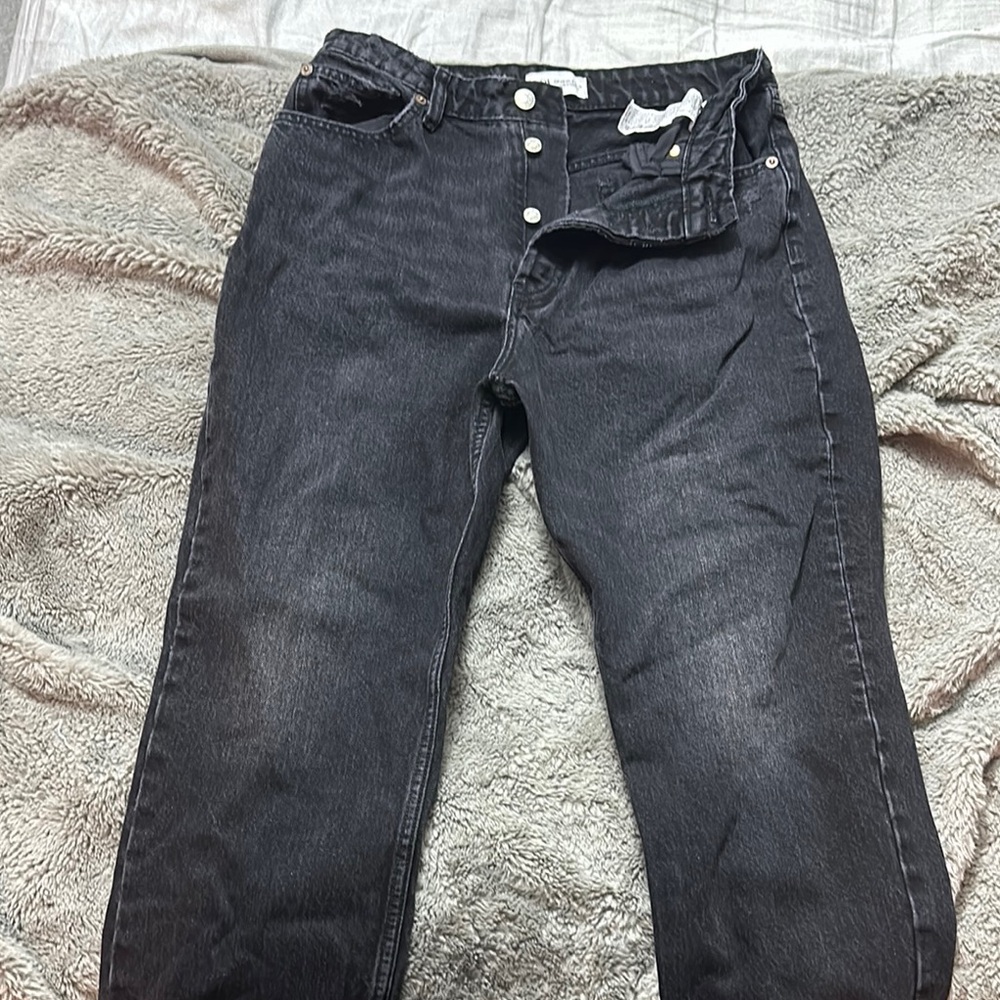 Zara Black Relaxed Jeans with Vintage Appeal
